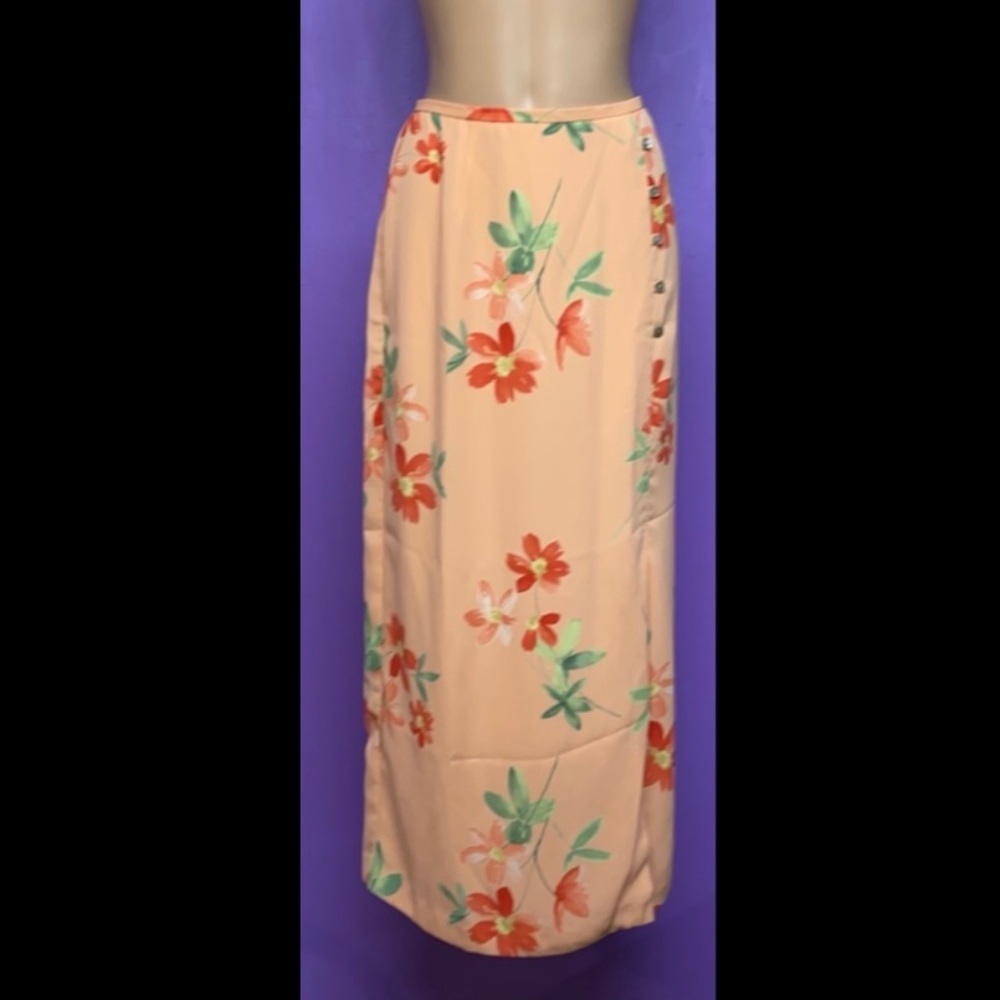j.h. Collections Women's Skirt size 10